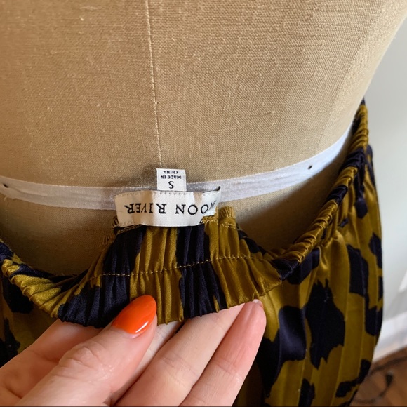 Shopbop Moon River Pleated Accordion silk midi skirt leopard print - Picture 7 of 7